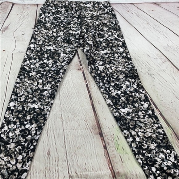 🗽Fabletics Midrise Full Length Leggings - Picture 4 of 5